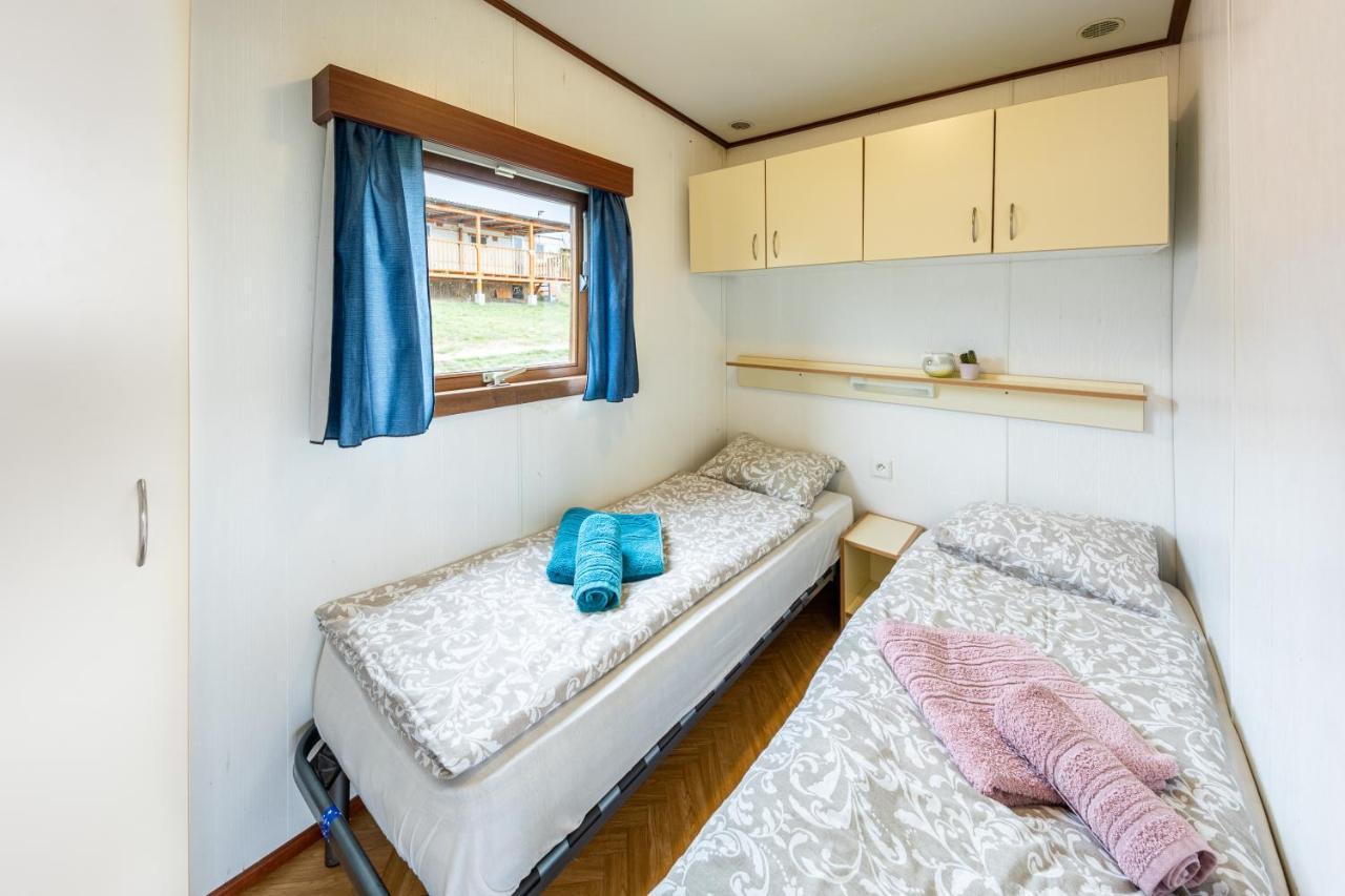 Mobilheim Chalet - Výrovická přehrada Vyrovice Esterno foto
